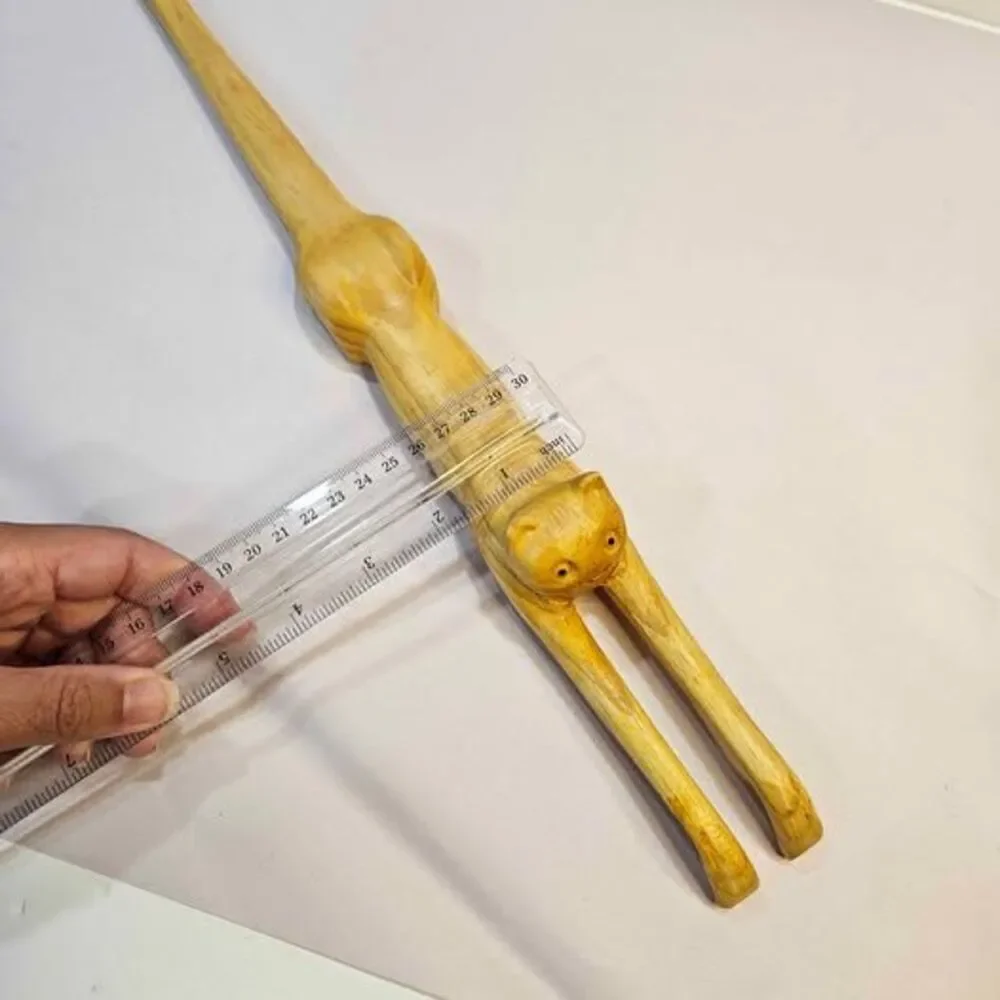 Wooden stretching cat carving back scratcher